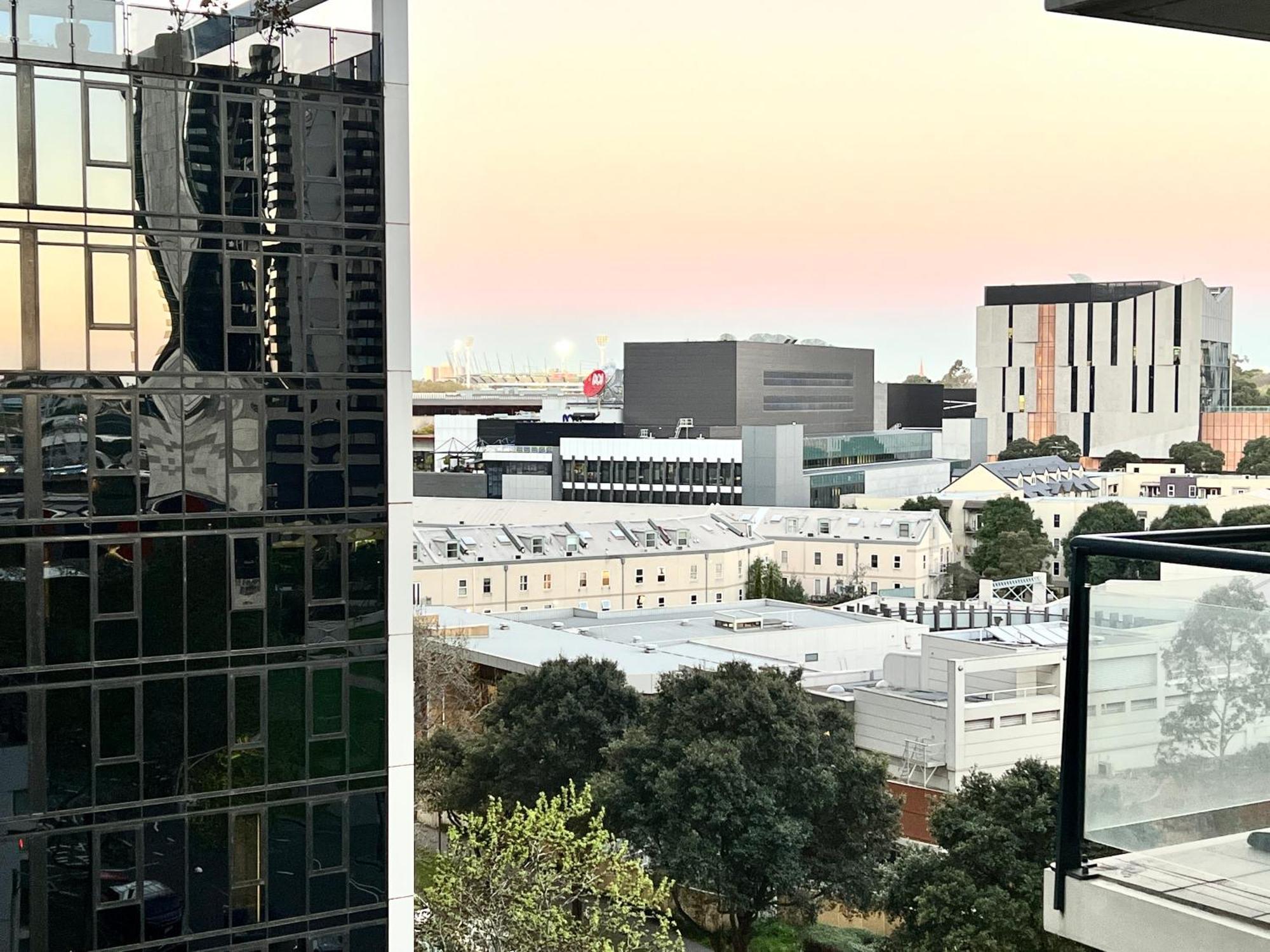 Readyset Apartments At Sentinel Melbourne Exterior photo